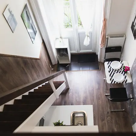 Charming Budget Lofts In The Centre Apartment *